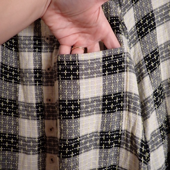 Anthropology Pilcro Breezy Button down Black Motif Long Sleeve top plaid size LP - Picture 5 of 11